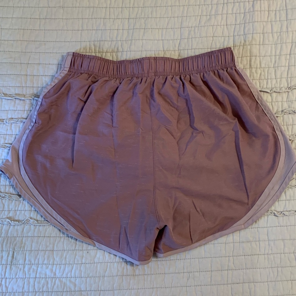 Women’s Nike Dri-Fit Shorts Sz Medium in Pink - Picture 2 of 3